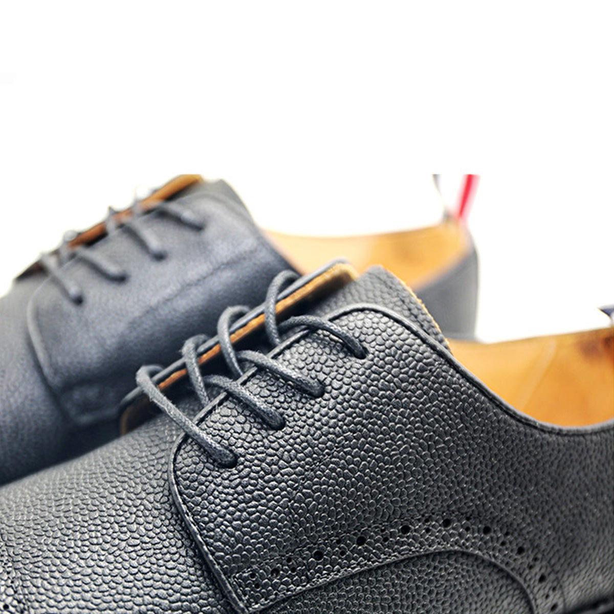 MR.TOM Men Leather Shoe